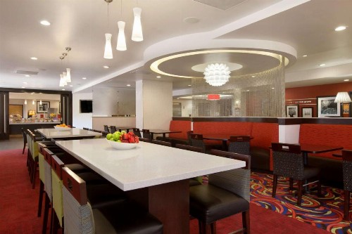 Hampton Inn & Suites Anaheim Garden Grove - image 13