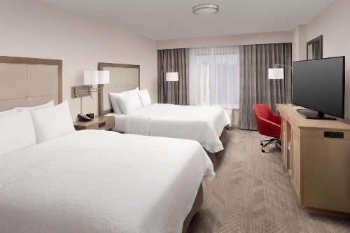 Hampton Inn & Suites Anaheim Garden Grove - image 17