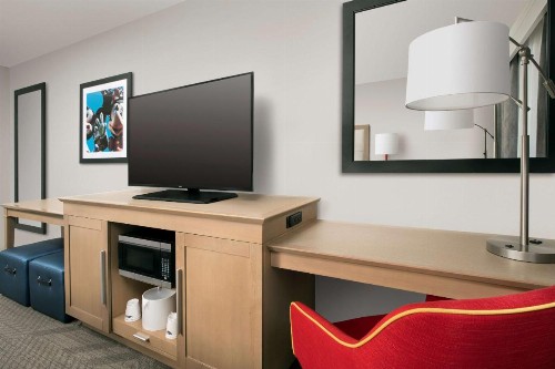 Hampton Inn & Suites Anaheim Garden Grove - image 25
