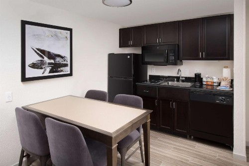 Hampton Inn & Suites Anaheim Garden Grove - image 35