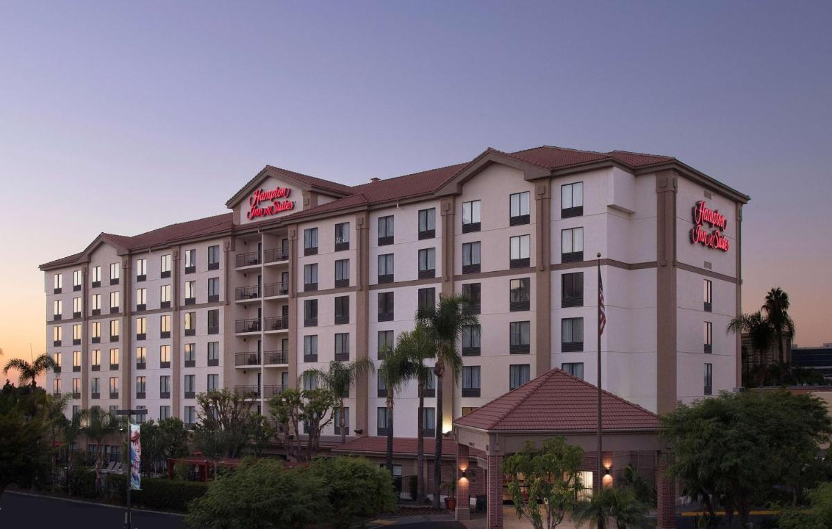 Hampton Inn & Suites Anaheim Garden Grove - image 4