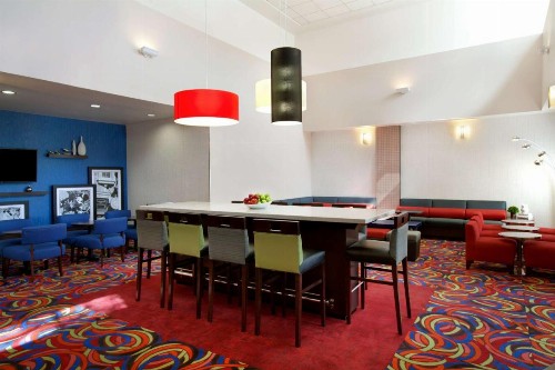Hampton Inn & Suites Anaheim Garden Grove - image 6