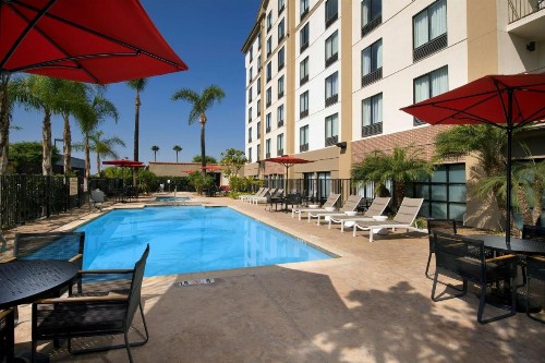 Hampton Inn & Suites Anaheim Garden Grove - image 7