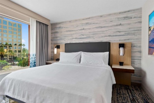 Embassy Suites Anaheim - South - image 2