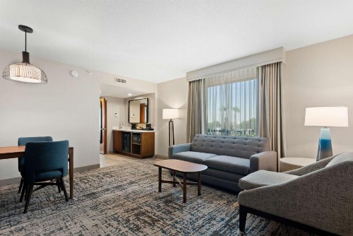 Embassy Suites Anaheim - South - image 3