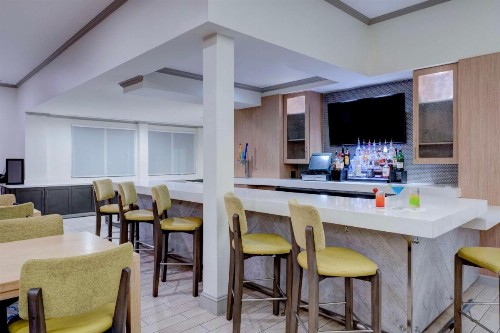 Hilton Garden Inn Anaheim/Garden Grove - image 5