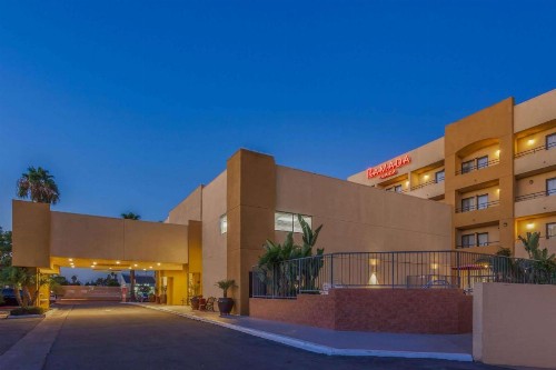 Ramada Plaza by Wyndham Garden Grove/Anaheim South