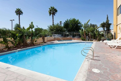 Ramada Plaza by Wyndham Garden Grove/Anaheim South - image 18