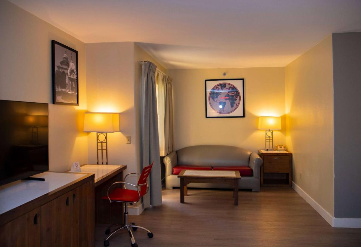 Ramada Plaza by Wyndham Garden Grove/Anaheim South - image 2