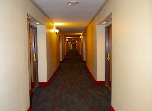 Ramada Plaza by Wyndham Garden Grove/Anaheim South - image 7