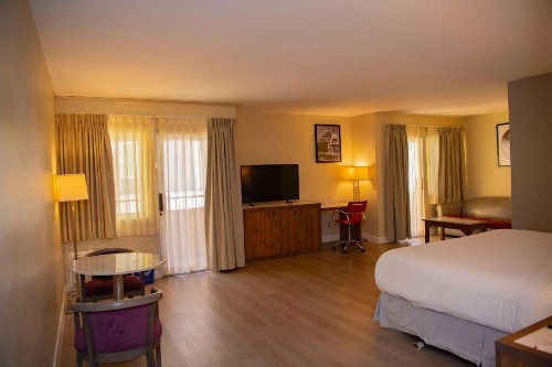 Ramada Plaza by Wyndham Garden Grove/Anaheim South - image 8