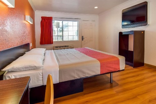 Motel 6 Garden Grove - image 11
