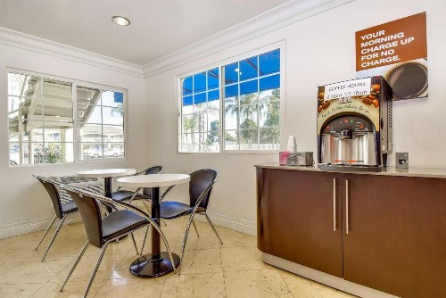 Motel 6 Garden Grove - image 22