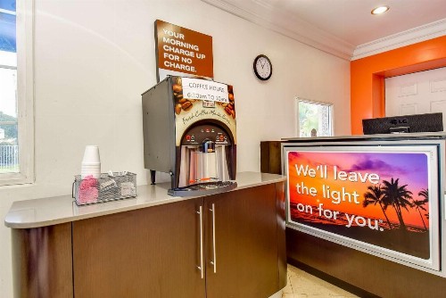 Motel 6 Garden Grove - image 30