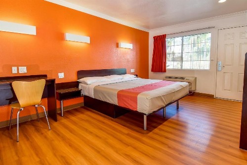 Motel 6 Garden Grove - image 36