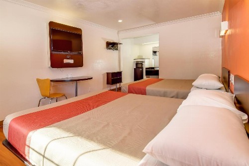 Motel 6 Garden Grove - image 44