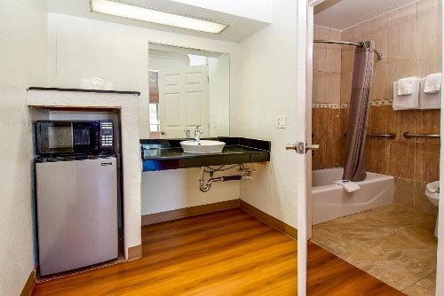 Motel 6 Garden Grove - image 5