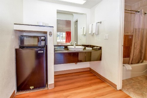 Motel 6 Garden Grove - image 9