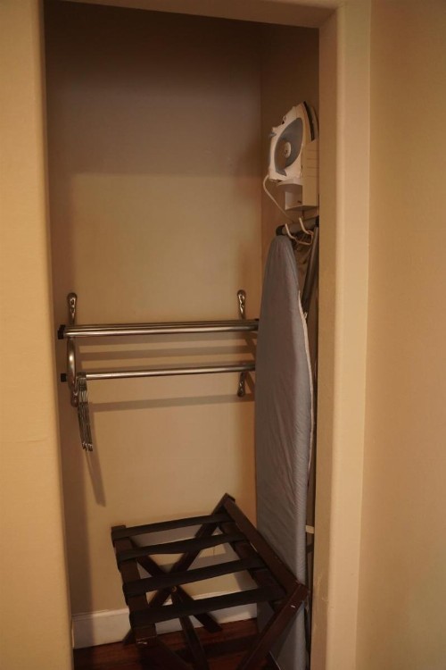Days Inn & Suites by Wyndham Anaheim Resort - image 27