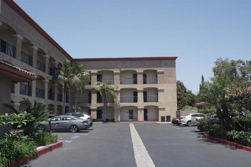 Days Inn & Suites by Wyndham Anaheim Resort - image 37