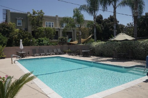 Days Inn & Suites by Wyndham Anaheim Resort - image 42