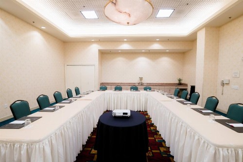 Anaheim Marriott Suites - image 14