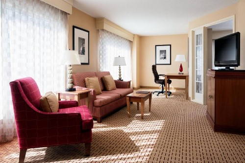 Anaheim Marriott Suites - image 15