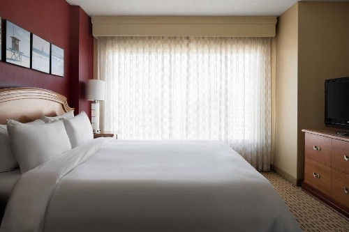 Anaheim Marriott Suites - image 9