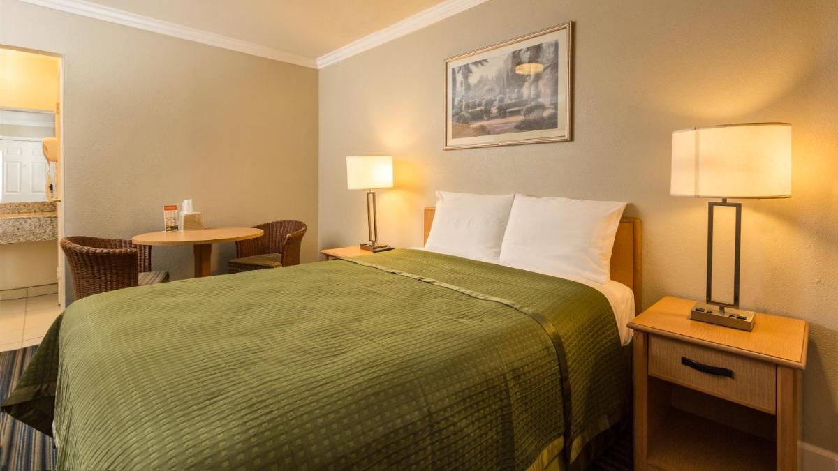 Harbor Motel - image 4