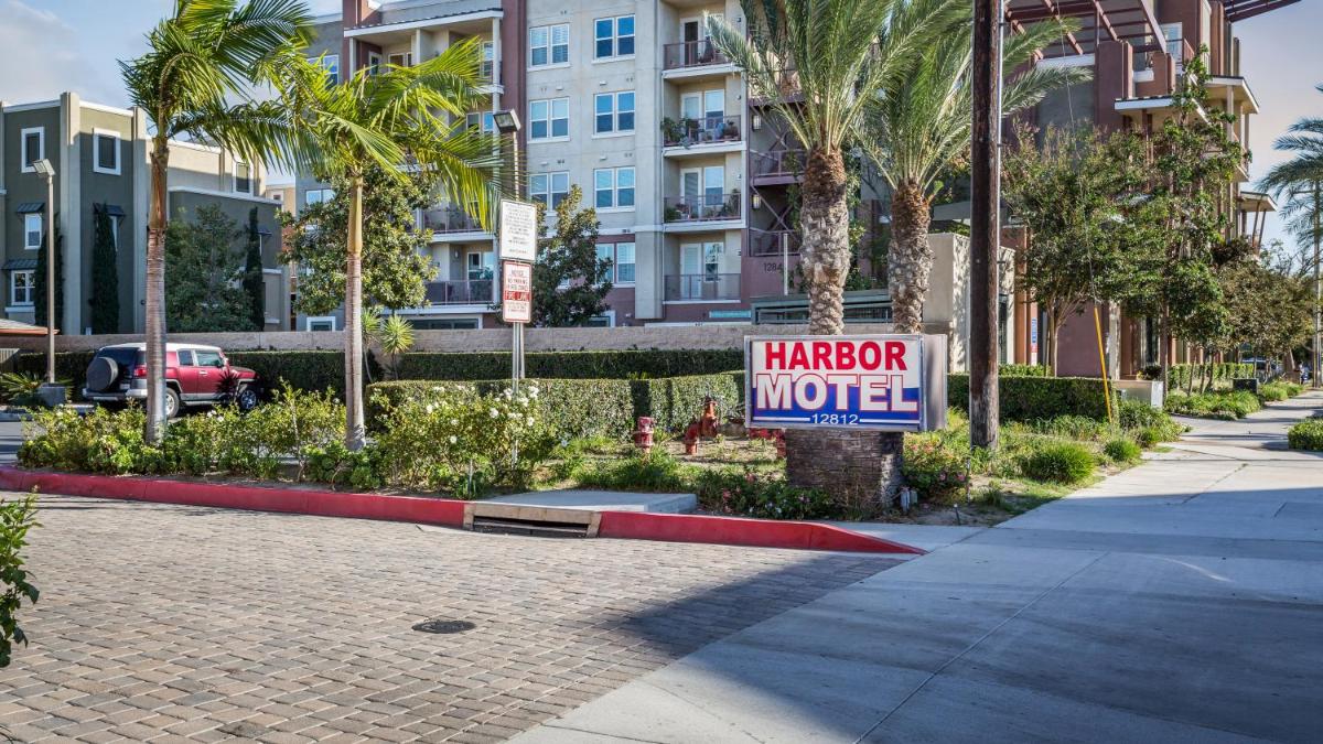 Harbor Motel - image 5