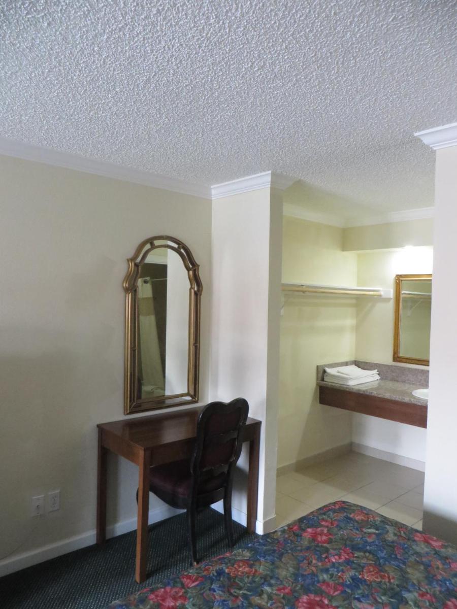 National Inn Garden Grove - image 7