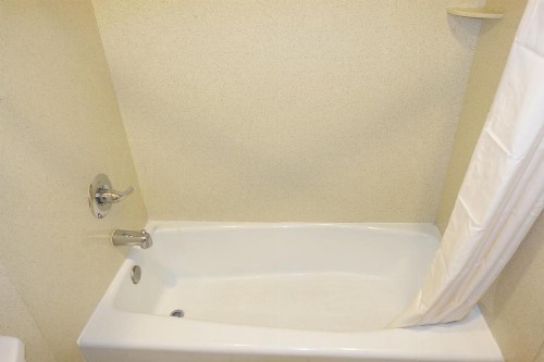 Tropic Lodge - image 23