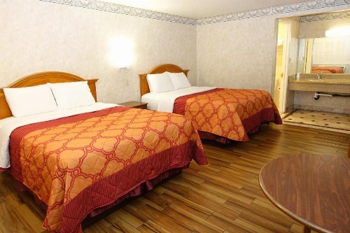 Tropic Lodge - image 24