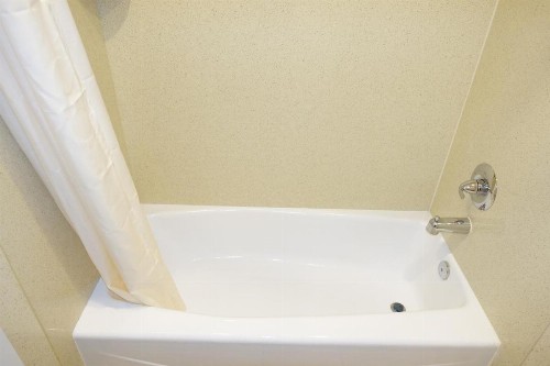 Tropic Lodge - image 3