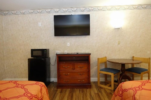 Tropic Lodge - image 35