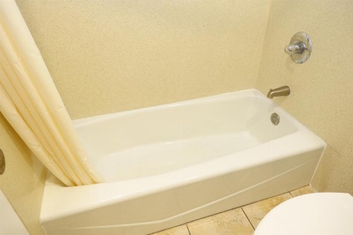 Tropic Lodge - image 4