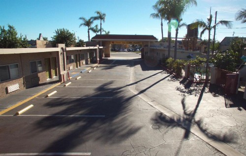 Tropic Lodge - image 42