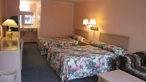 Nisei Inn - image 3