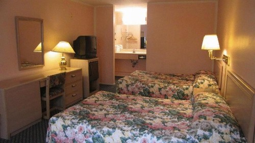 Nisei Inn - image 4