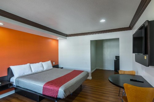 Motel 6 Gardena - image 3