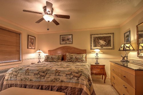 Yellowstone Gateway Inn - image 11