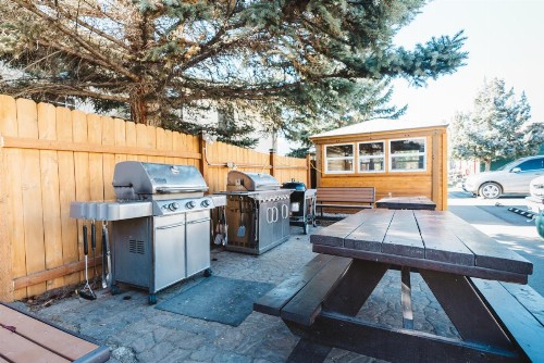Yellowstone Gateway Inn - image 12