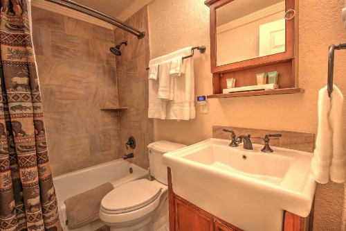 Yellowstone Gateway Inn - image 27