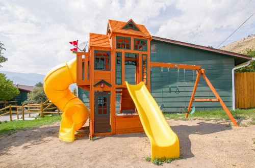 Yellowstone Gateway Inn - image 30