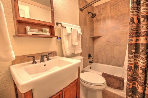 Yellowstone Gateway Inn - image 31