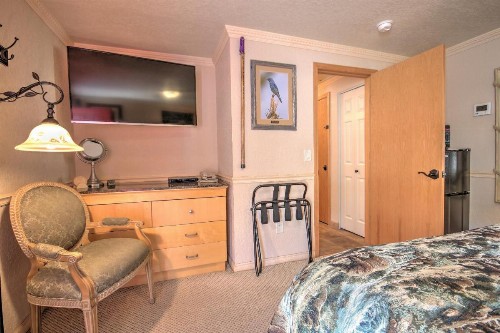 Yellowstone Gateway Inn - image 40