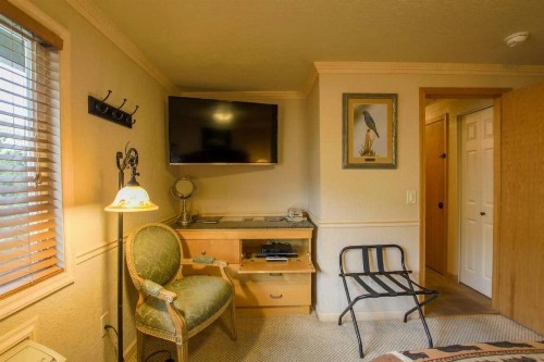 Yellowstone Gateway Inn - image 47