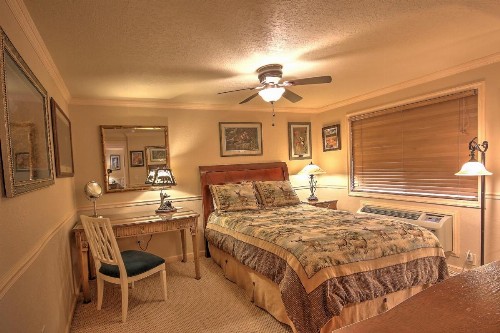 Yellowstone Gateway Inn - image 6