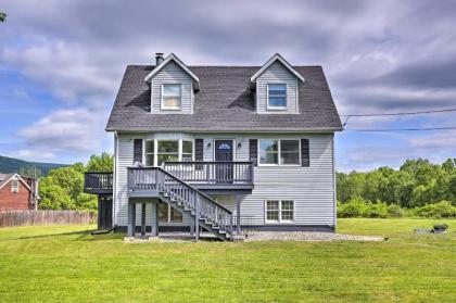 Home with Hot Tub by Minnewaska State Park!