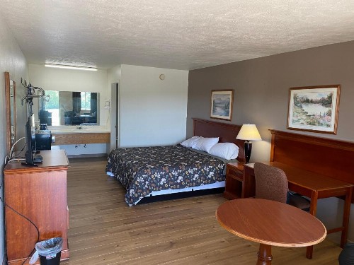 Brass Door Motel - image 13